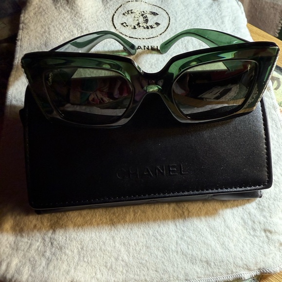 BIG MARK DOWN!!!
Authentic Chanel eyeglasses - Picture 5 of 6